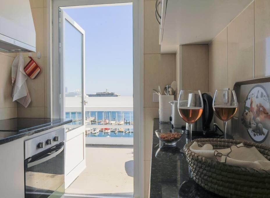 Guestready - Marina View Top Floor With Terrace Ponta Delgada Exterior foto